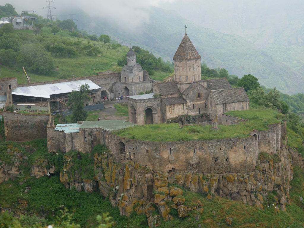 Monastère de Tatev , un jour de pluie
